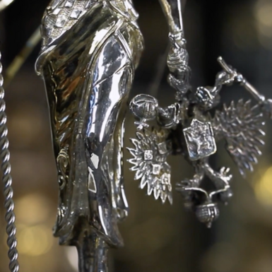 wow video Статуетка «Мужня Україна» з латуні «Pandora», мармуру, з позолотою та срібленням