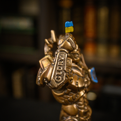 бронзовая статуэтка "Киборг" от братьев Озюменко фото