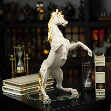 Figurine "Prancing Horse" photo