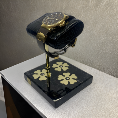 exclusive watch stand photo