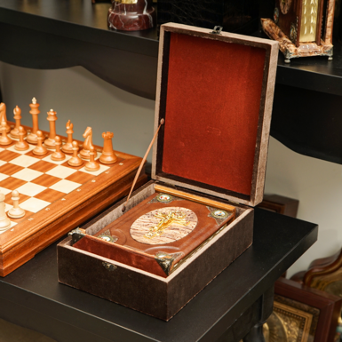 Біблія у футлярі фото