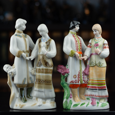 Комплект из фарфоровых статуэток фото