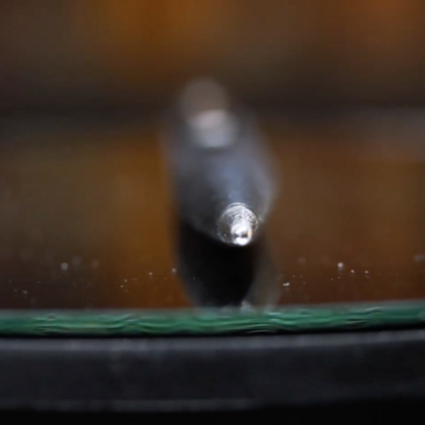 wow video Вічний олівець Space X-Black PF з підставкою від Pininfarina