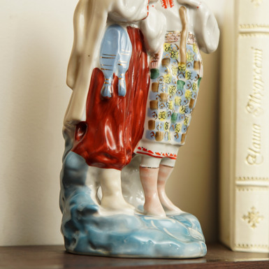 porcelain figurine photo