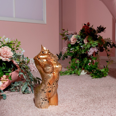 Декоративний арт-світильник "Афродіта" в рожевому інтер'єрі