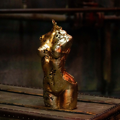 Золотавий арт-світильник "Афродіта"