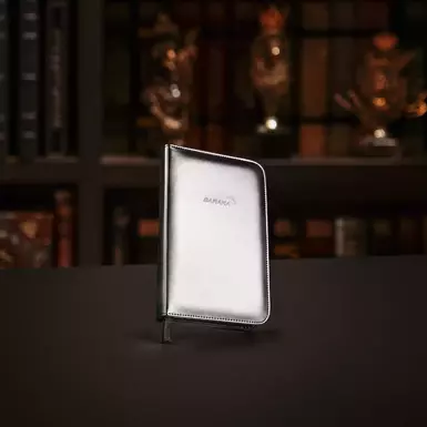 фирменный чехол