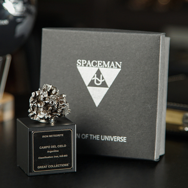 метеорит на подставке фото