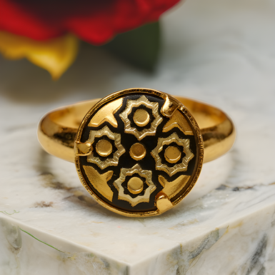 ring with hand gilding photo