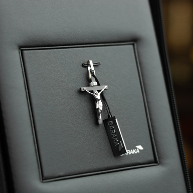 Крест с Иисусом фото