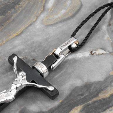 Кулон с иисусом фото