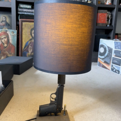 wow video Оригинальная настольная лампа «Walther»