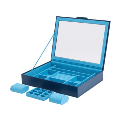 box with a transparent lid photo
