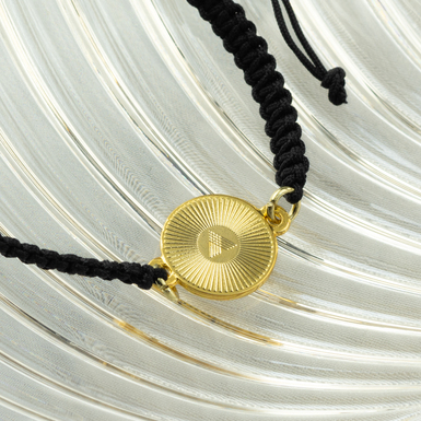 браслет на шнурке фото