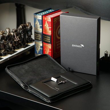 Кулон-крест в футляре фото