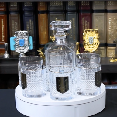 wow video Кришталевий графин та 6 склянок для віскі та води із серії "Тризуб" від BIANCANEVE