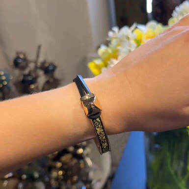 wow video Bracelet "Flower" from Anframa (hand gold plated)