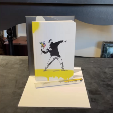 wow video Подарочный комплект - шариковая ручка и блокнот из каменной бумаги от Pininfarina