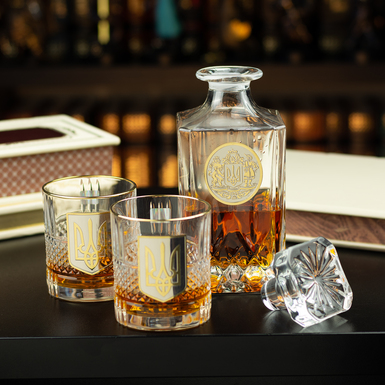 whiskey glasses with decor photo