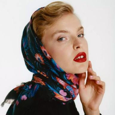 scarf on a woman's head photo