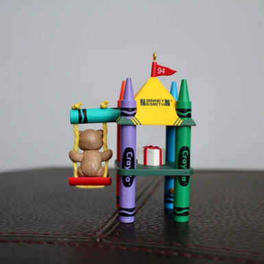 вінтажна ялинкова іграшка «Яскраві кольорові гойдалки Crayola» фото