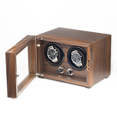 відкрита скринька на столі фото