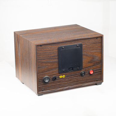 скринька на столі фото