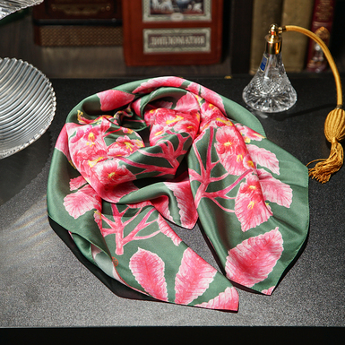 Шелковый платок "Каштаны" зеленый от OLIZ фото