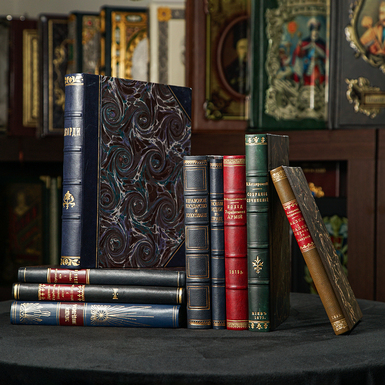 колекція старовинних книг фото