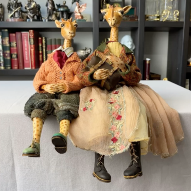 wow video Ляльки ручної роботи жирафи "Брат і сестра - споріднені душі" (хлопчик 38 см, дівчинка 45 см)