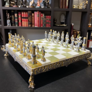 wow video A set of chess with a board covered with precious metals from the Italian brand Italfama