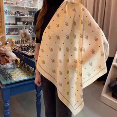 wow video Шелковый платок «Trident» от FAMA (лимитированная коллекция, 65х65 см)