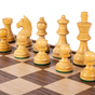 шахматы из натурального дерева фото
