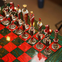 світлі шахові фігури фото 1