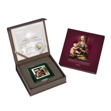 serebryanaya-moneta-madonna-s-gvozdikoy_1