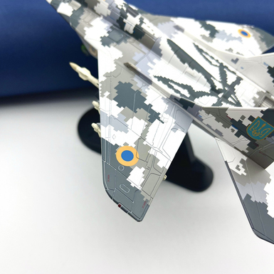 деталізована модель літака фото