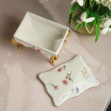 porcelain box photo