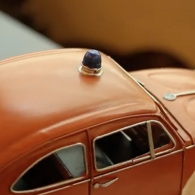 wow video Металева модель автомобіля VW Käfer Feuerwehr 1966 року (34 см) від Nitsche (виготовлено у ретро стилі)