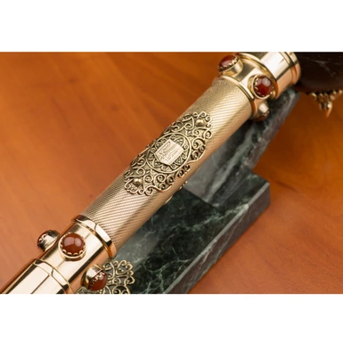 merble mace gift photo