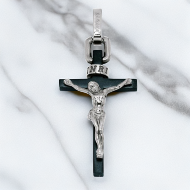 exclusive cross photo