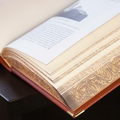 книга в кожаном переплете фото