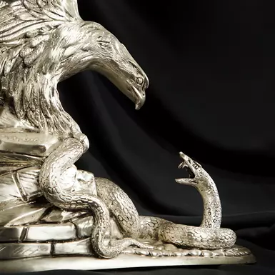 wow video "Eagle and snake" silver-plated statuette by Exetera Argenti