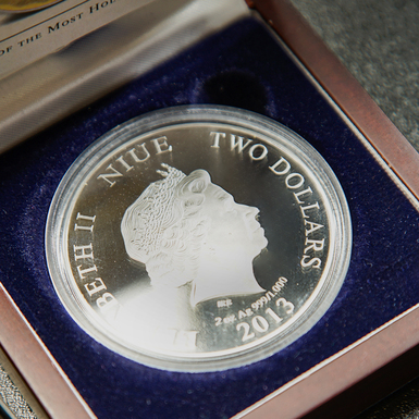 silver coin photo