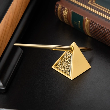  video Pen "Gold" on a stand made of gold plated and Damascus steel