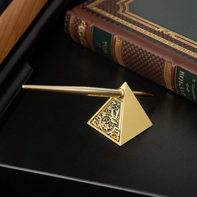  video Pen on a stand "Pyramid" made of Damascus steel and gold plated