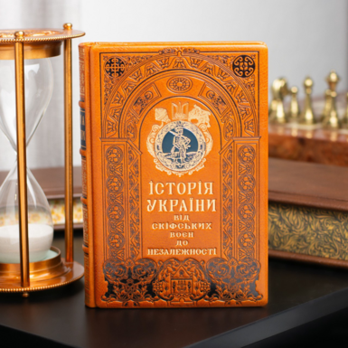 Книга в інтер'єрі фото