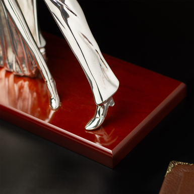 статуэтка для коллекции фото