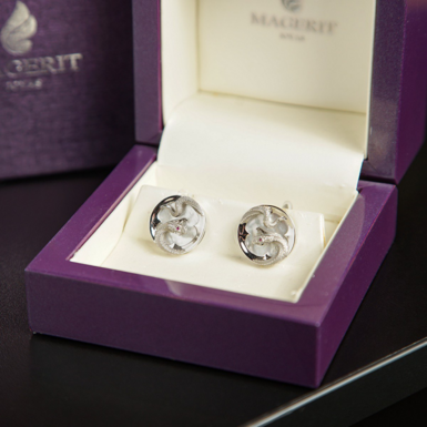 Запонки із білого золота фото