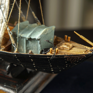 Детали из дерева и латуни фото