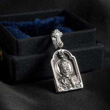 wow video Ладанка из серебра «Святой Николай» на подставке